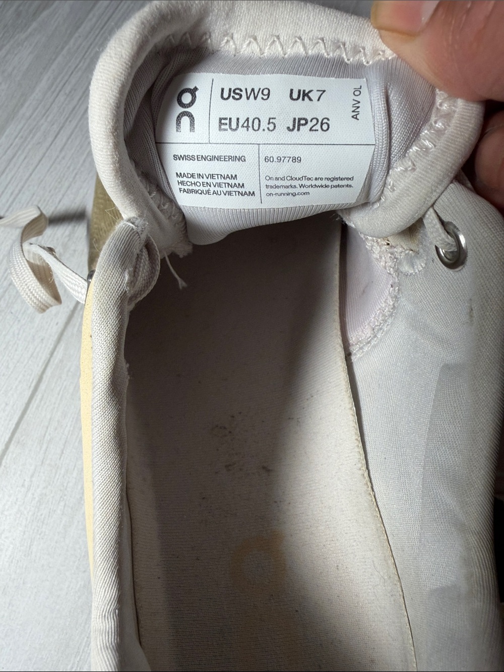 On Running Cloudswift Lightweight Men's Running Shoe - Beige - Picture 11 of 11